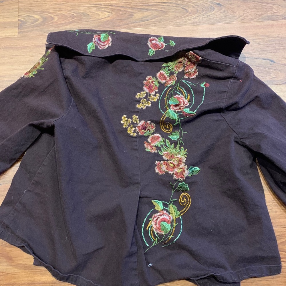 Embroider Flower Jacket - Picture 4 of 4
